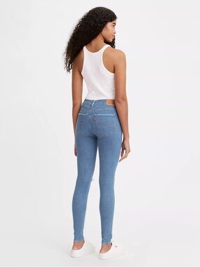 Levi's Women’s Light Blue Skinny High-Rise Jeans